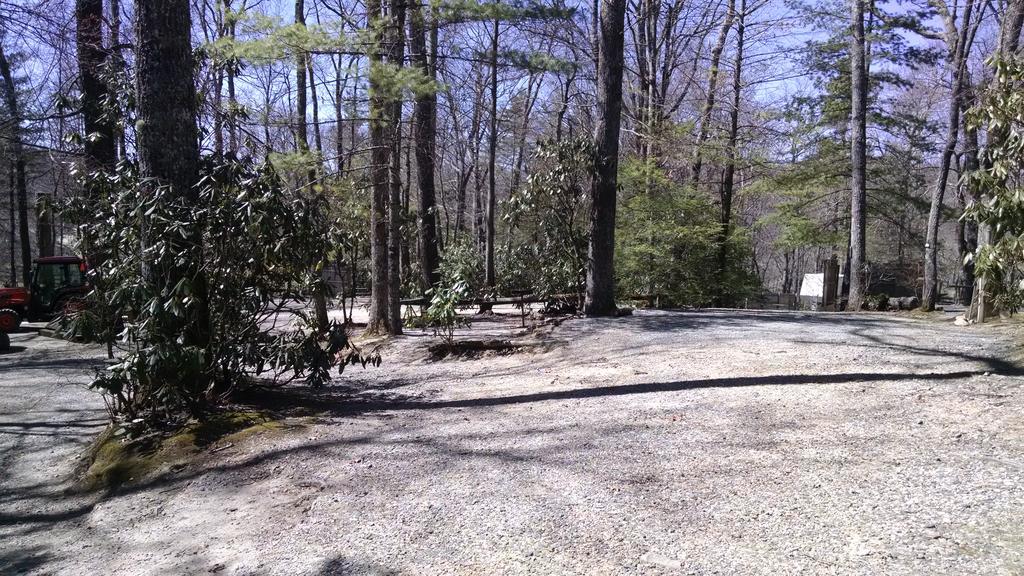 Linville Falls Campground, Rv Park, And Cabins מראה חיצוני תמונה