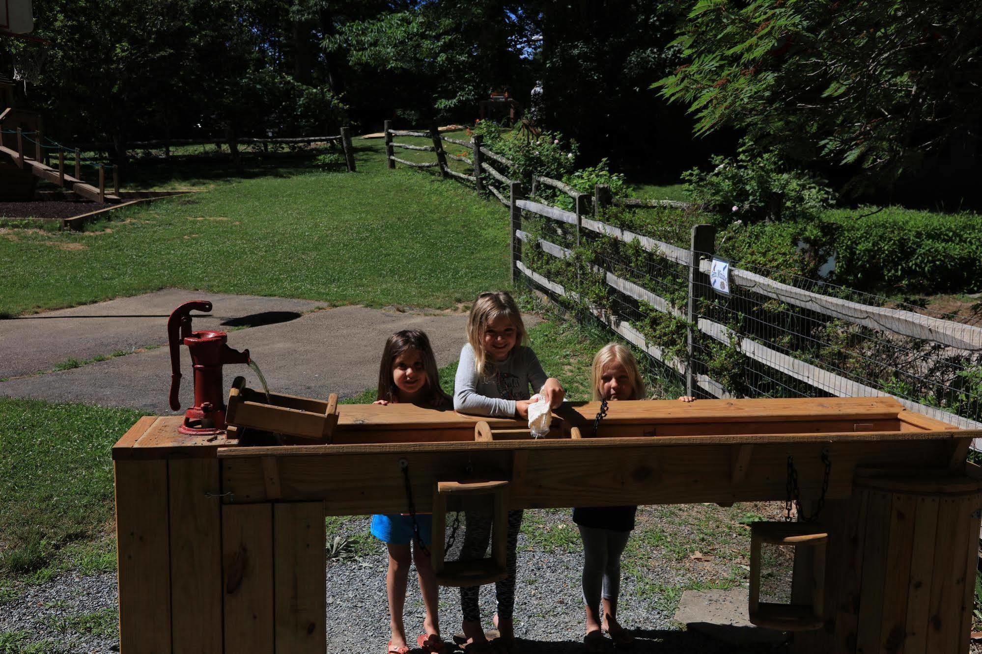 Linville Falls Campground, Rv Park, And Cabins מראה חיצוני תמונה