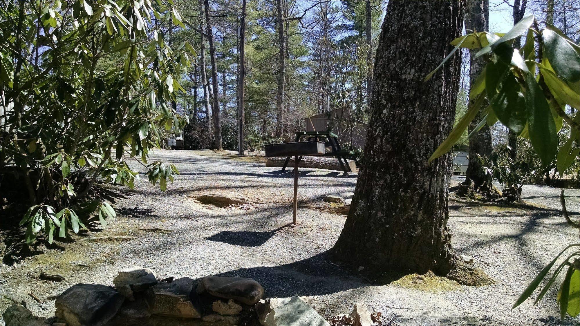Linville Falls Campground, Rv Park, And Cabins מראה חיצוני תמונה